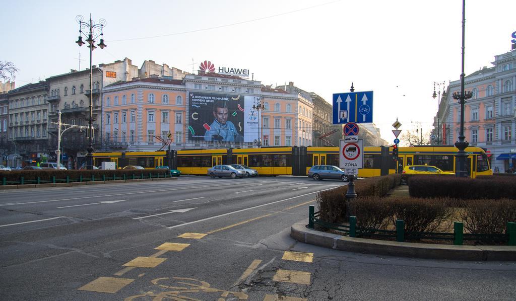 Home, Far Away From Home Budapest Exterior foto